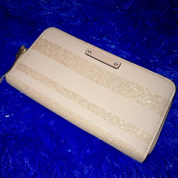 kate spade Handbags - EUC Kate Spade Gray Glitter Wallet